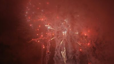 NDR – Wie geht das?Es kontrolliert krachen lassen…