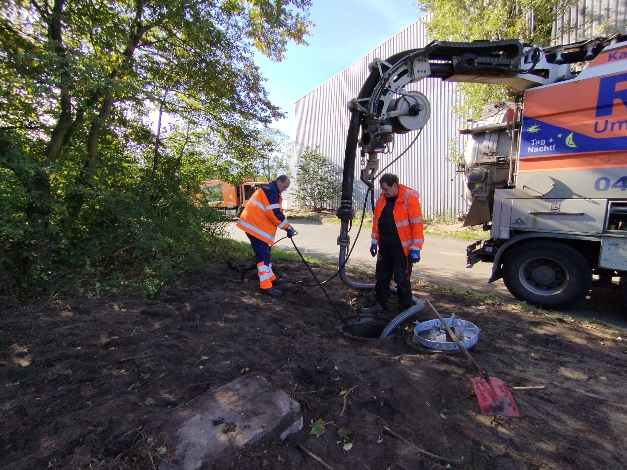 Mehr über den Artikel erfahren NDR – <br>Die Nordreportage<br> Kanal frei! – unterwegs mit den Rohrreinigern